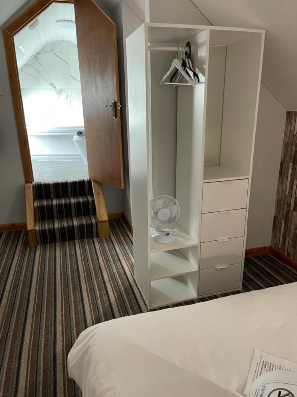 The Six Bells Hotel image 23