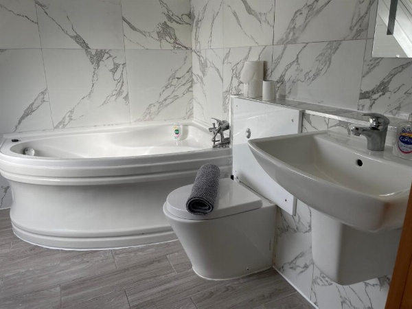 The Six Bells Hotel image 27