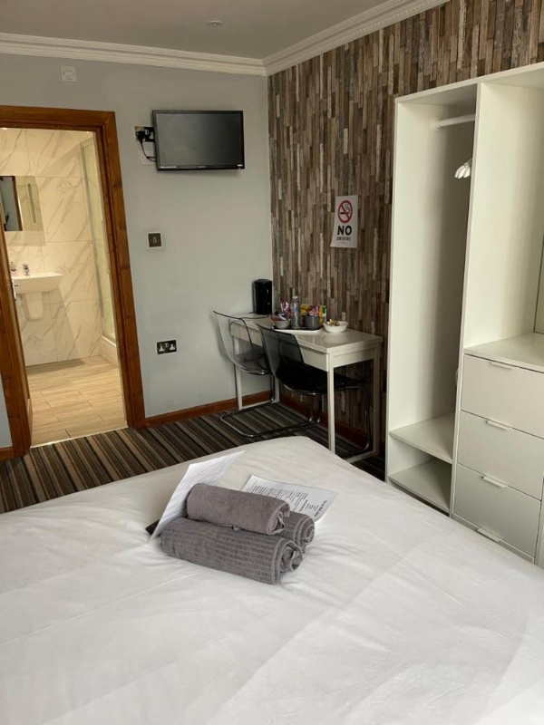 The Six Bells Hotel image 34