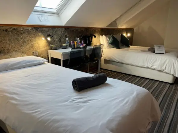The Six Bells Hotel Main image