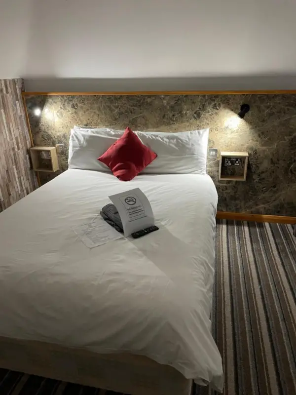 The Six Bells Hotel 4